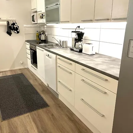 Apartment And Cozy Townhouse